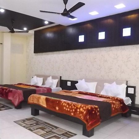 Oyo 30415 Hotel White City Anandpur  Exteriör bild