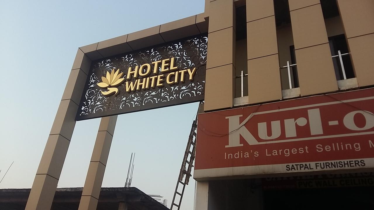 Oyo 30415 Hotel White City Anandpur  Exteriör bild