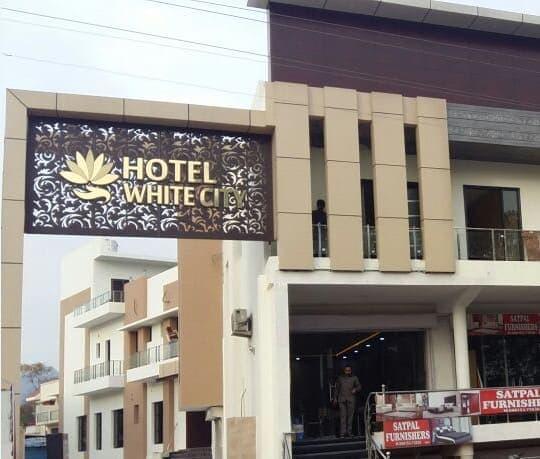Oyo 30415 Hotel White City Anandpur  Exteriör bild