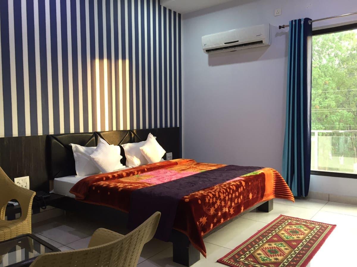 Oyo 30415 Hotel White City Anandpur  Exteriör bild