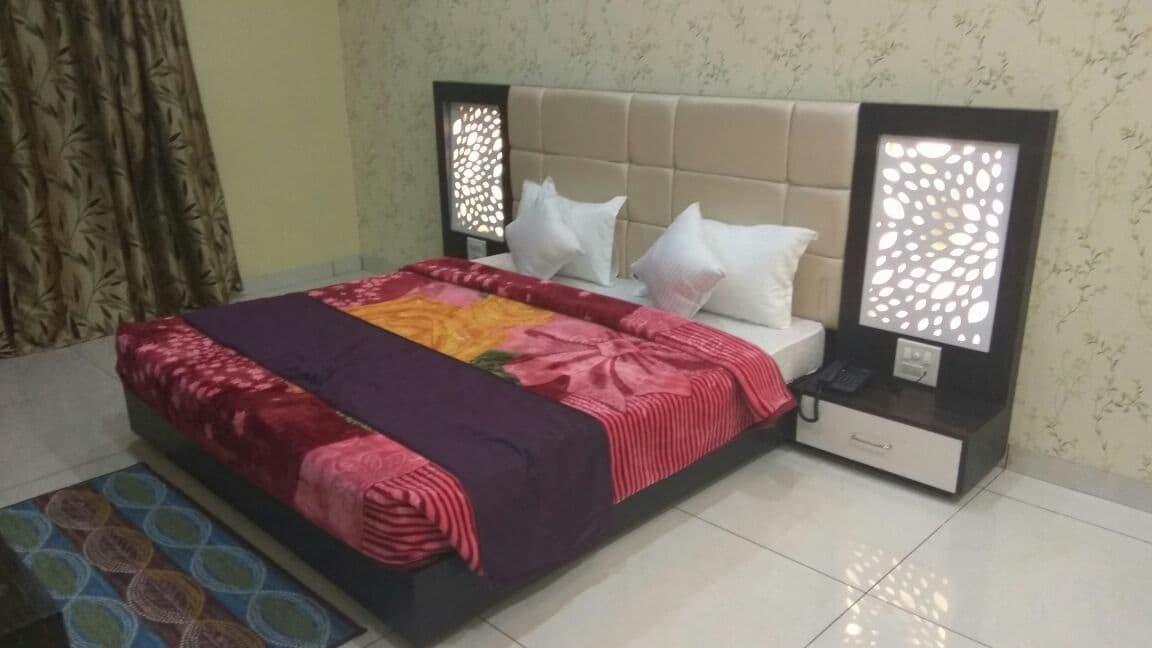 Oyo 30415 Hotel White City Anandpur  Exteriör bild