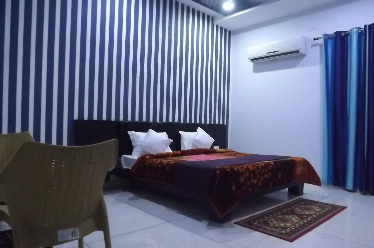Oyo 30415 Hotel White City Anandpur  Exteriör bild